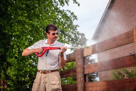 Fence & Deck Cleaning: Pressure Washing Mistakes That Cause Damage